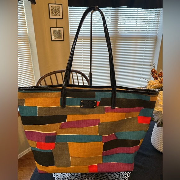 Kate Spade Gallery Row Tote and Clutch - Picture 4 of 12